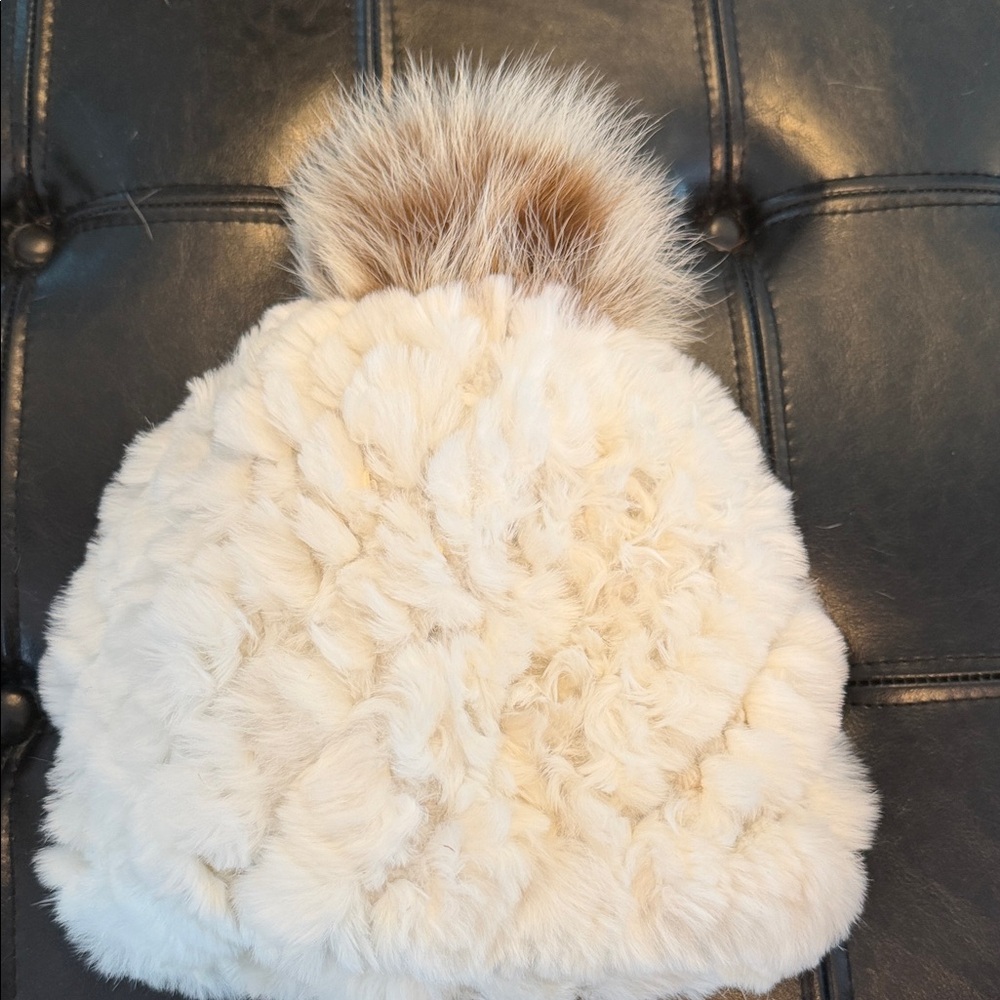 Cozy Cream real fur Pom-Pom Hat